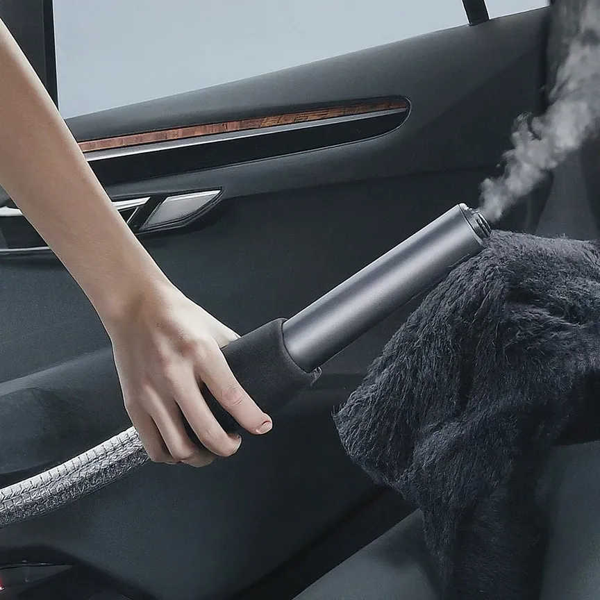 asiento de coche con vapor saliendo de él